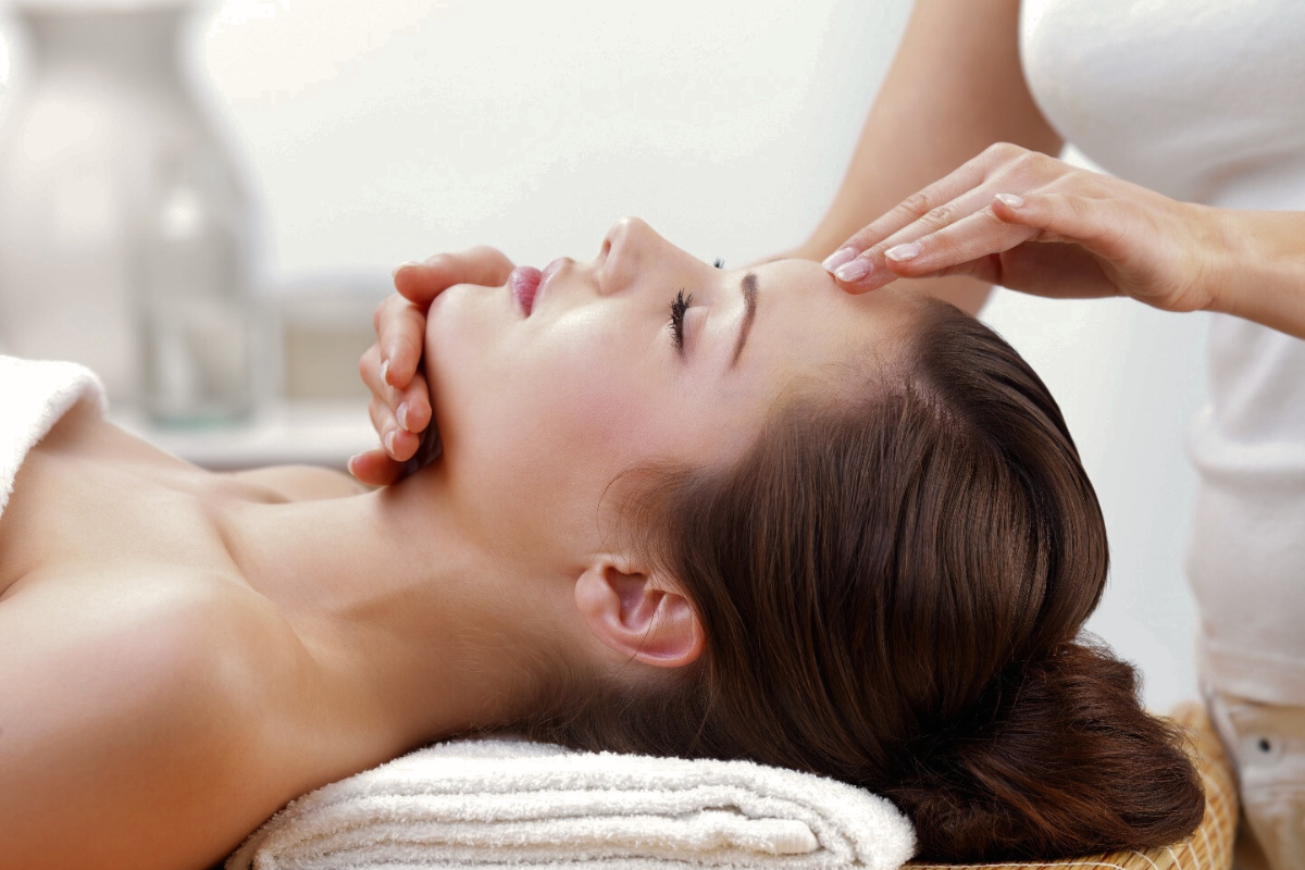 Kobido-Gesichtsmassage bei Zauberhaft Kosmetik – entspannend und straffend
