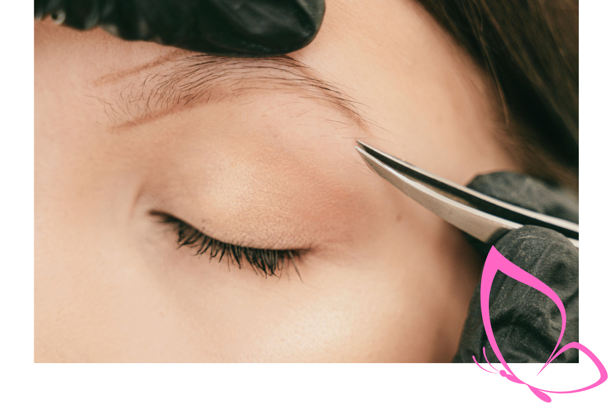 Augenbrauenkorrektur bei Zauberhaft Kosmetik für eine perfekt geformte Brauenlinie